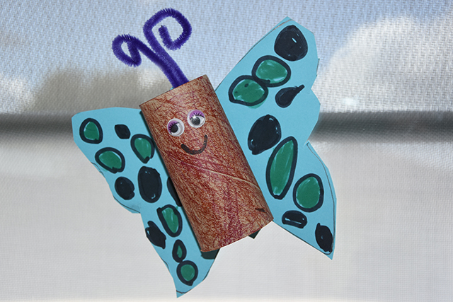 Deko: Schmetterling aus Papprolle, blau